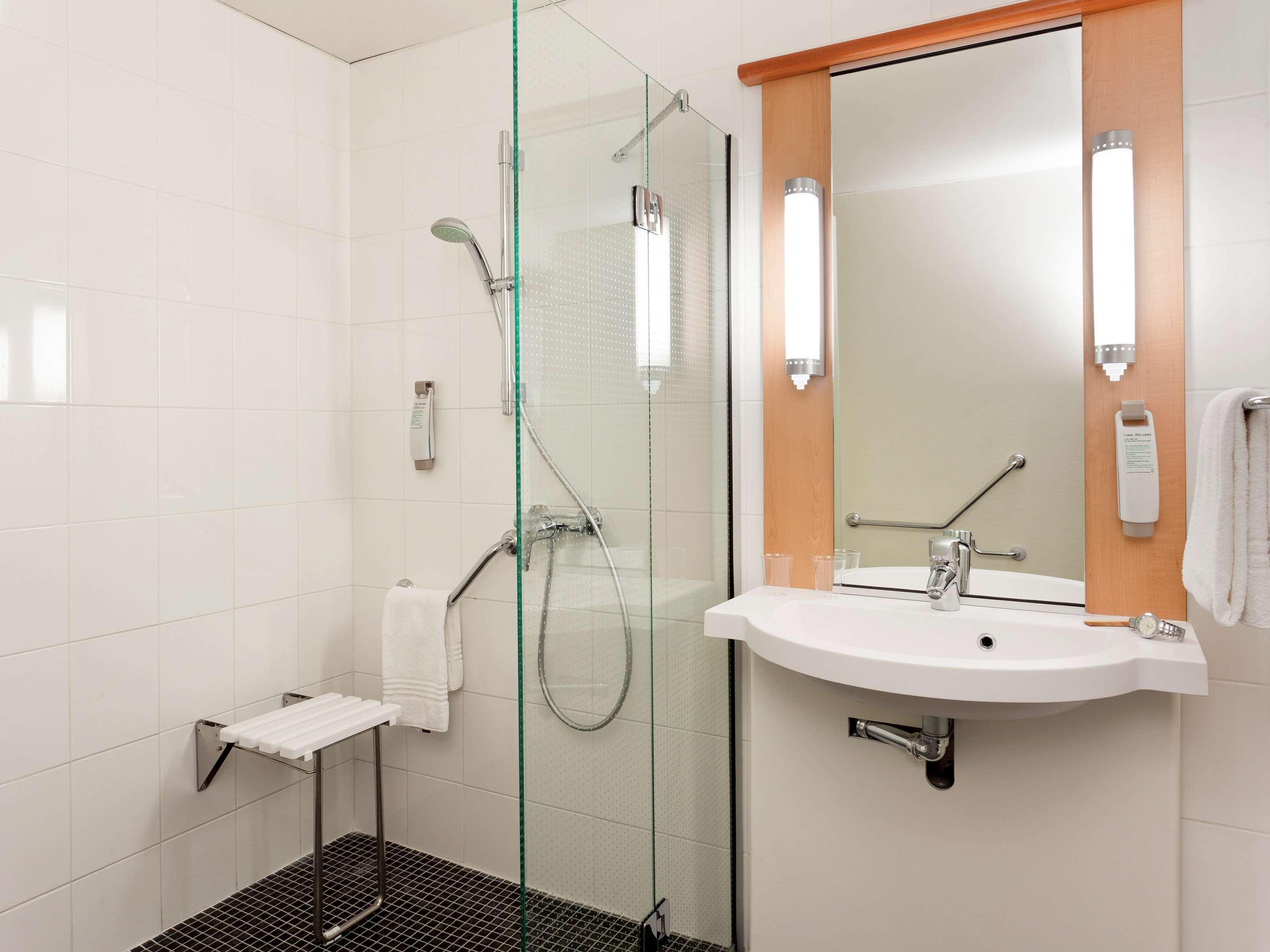 Hotel Prado Parc Des Expositions 3*
