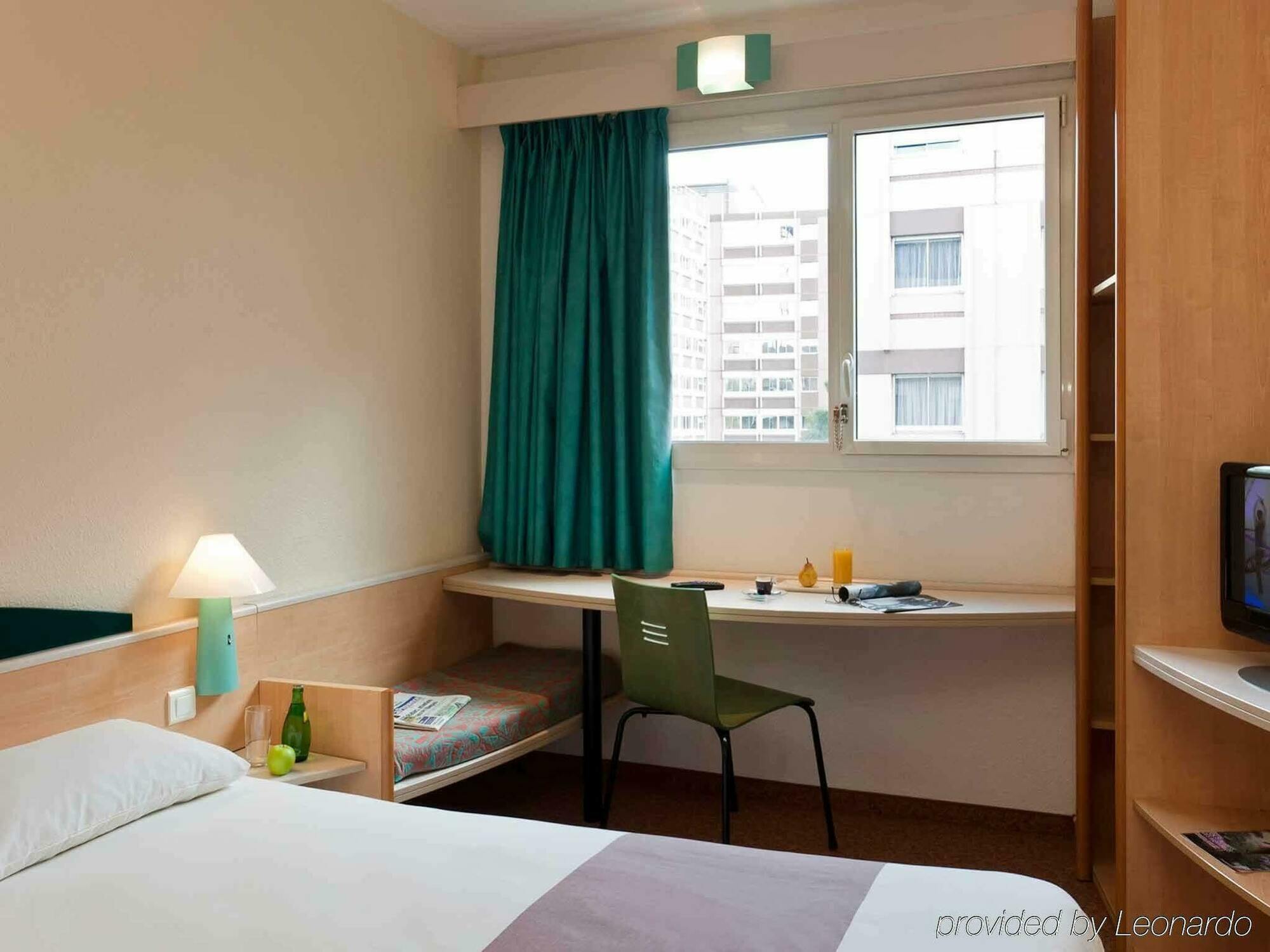 Hotel Prado Parc Des Expositions 3*